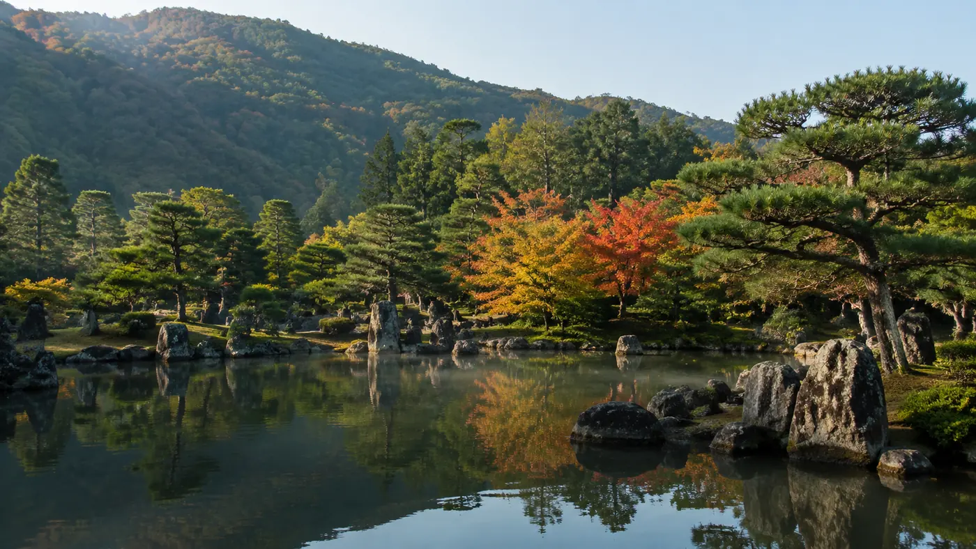 天龍寺の庭園 — 竹林ツアーに最もよく追加される場所です。